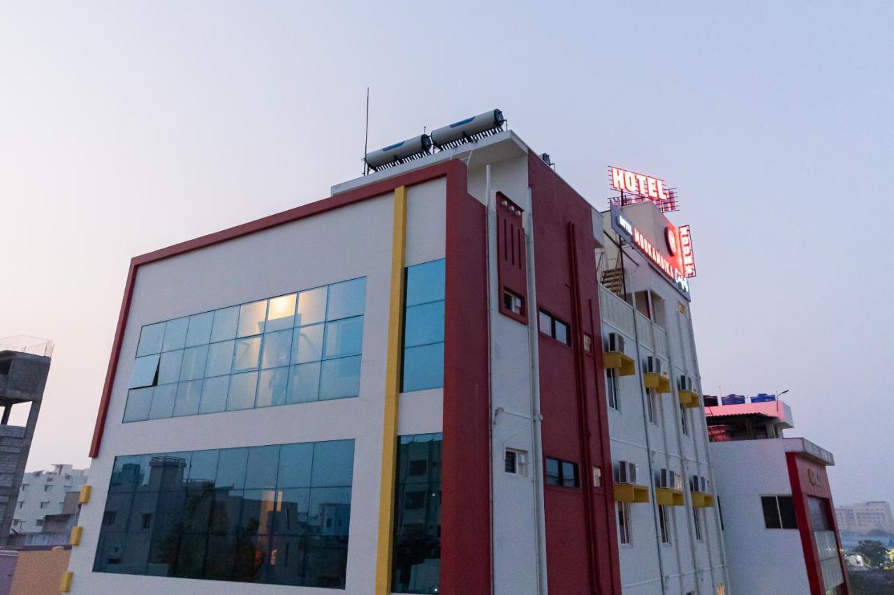 Hotel Mookambika Comforts Tirupati Eksteriør billede