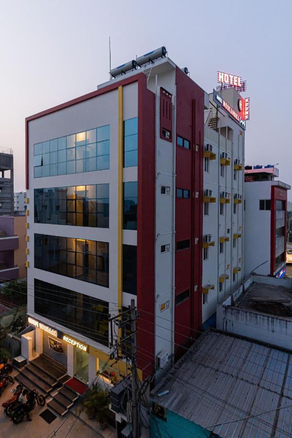 Hotel Mookambika Comforts Tirupati Eksteriør billede