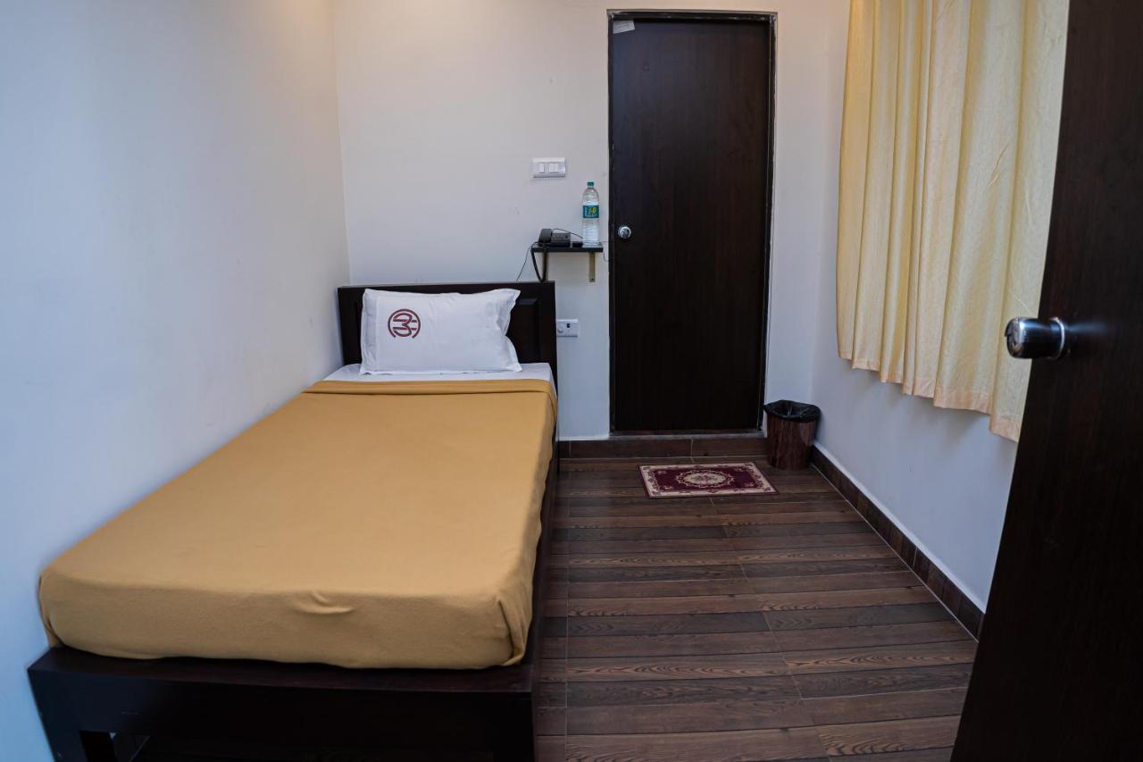 Hotel Mookambika Comforts Tirupati Eksteriør billede